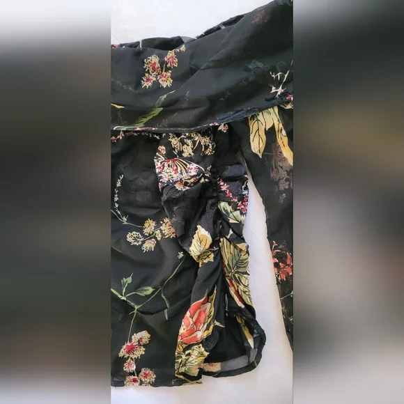 NWOT!ASTR The Label Anthro Reign Floral Print Women's Off The Shoulder Top Small - Picture 3 of 17